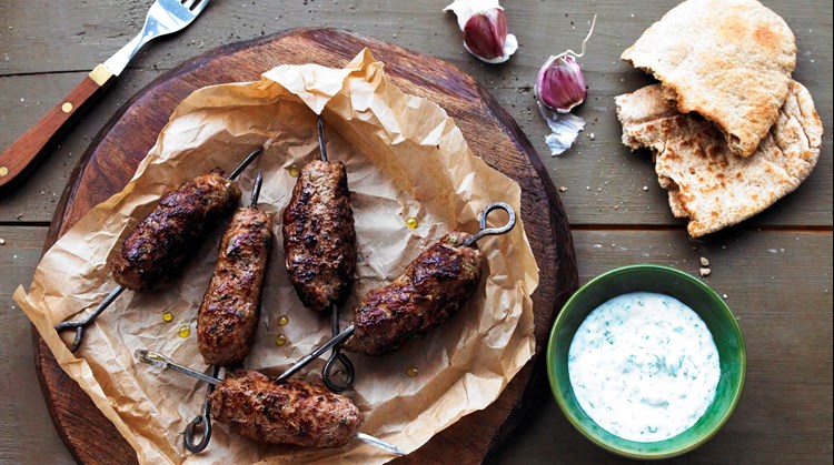 Minted lamb with herb yoghurt dip