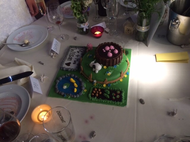 wedding cake and favours