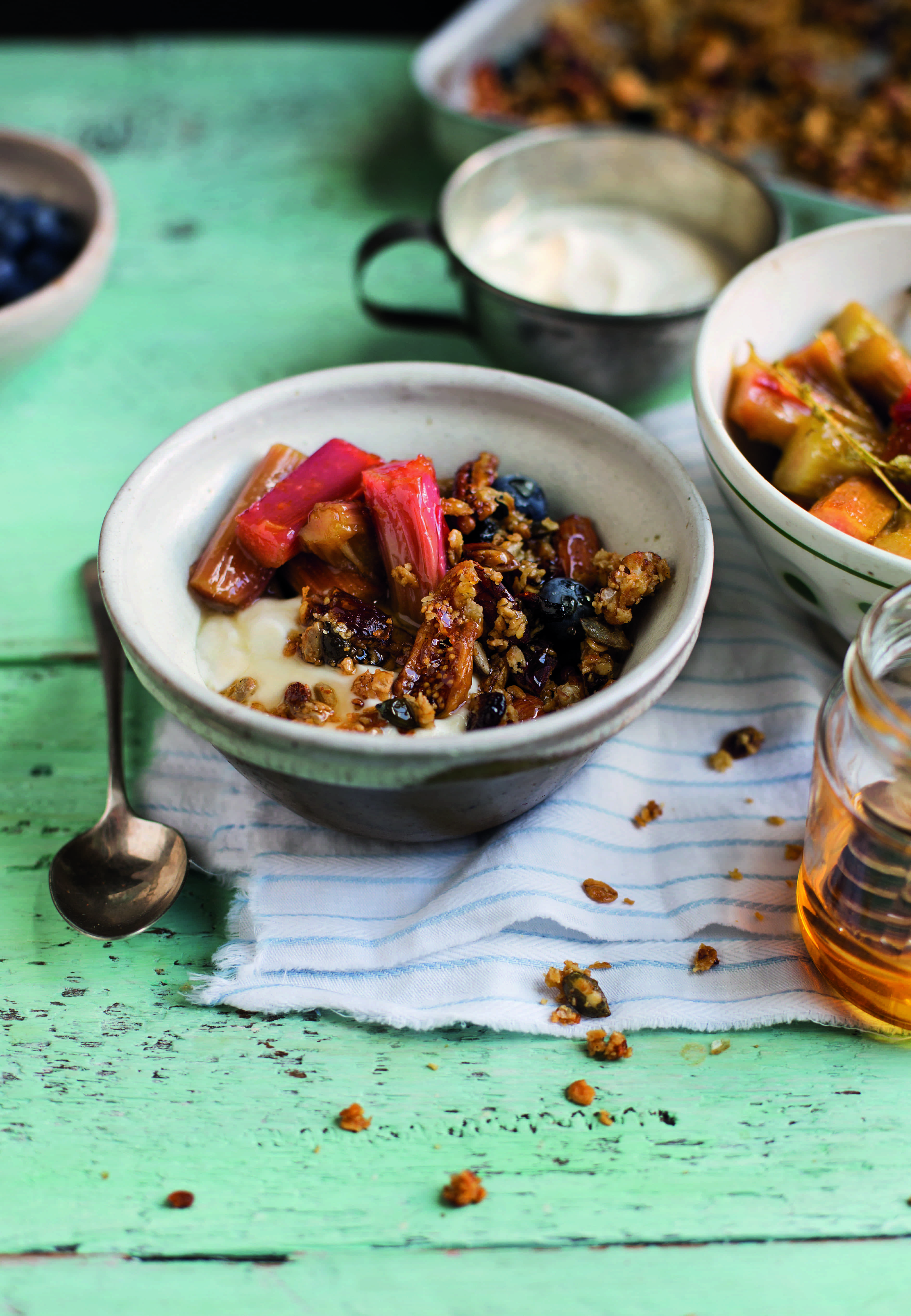 Rhubarb compote with granola