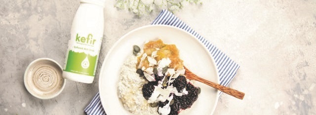 Apple & Blackberry Kefir Overnight Oats