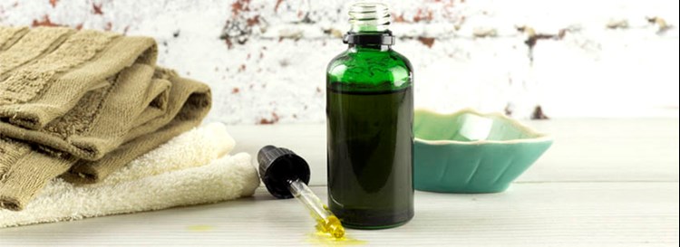 facial oil by Naissance