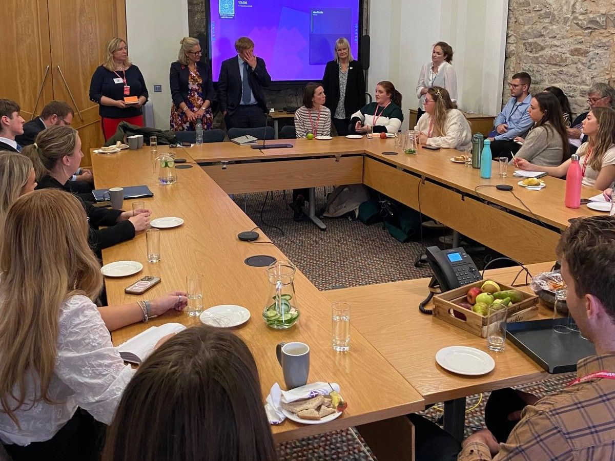 An agroecological perspective on agritourism