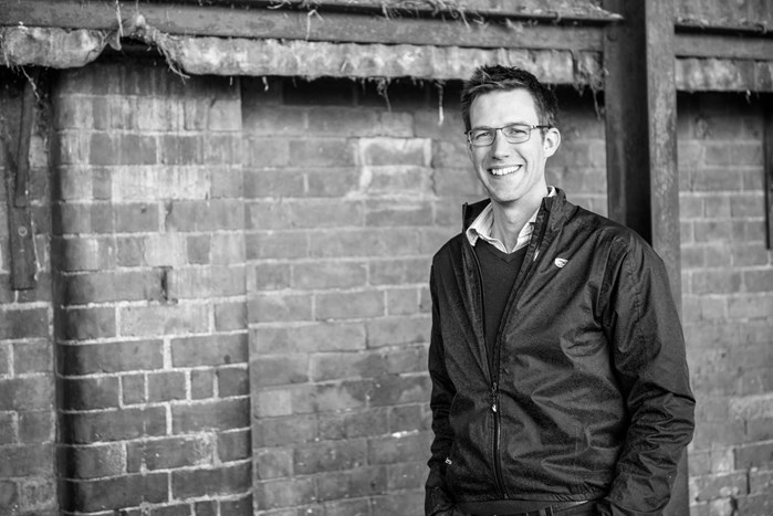 Dr Tom Macmillan