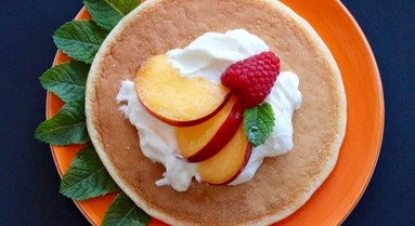 American-style pancakes with homemade yoghurt