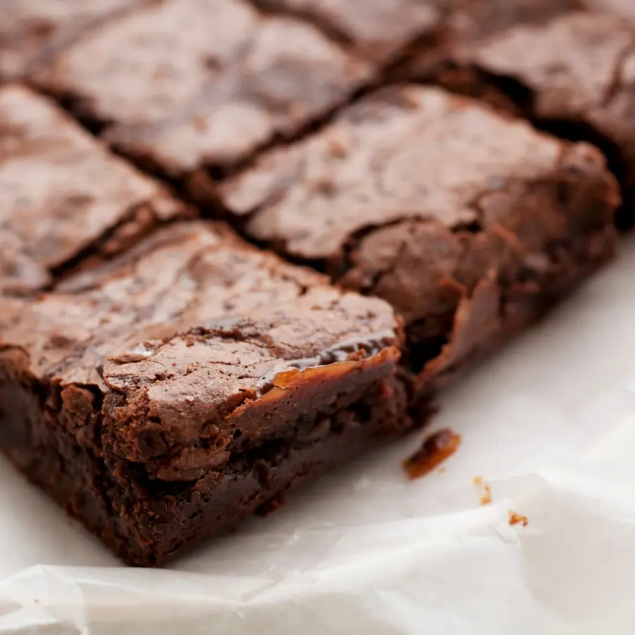 Vegan choc-pea brownies